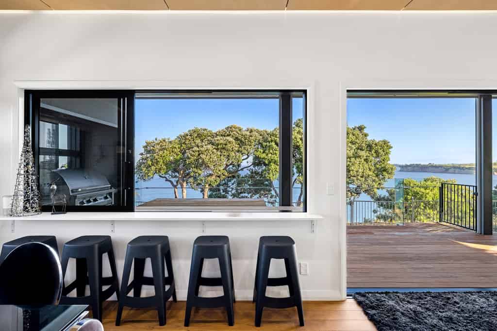 Breakfast bar and deck connection