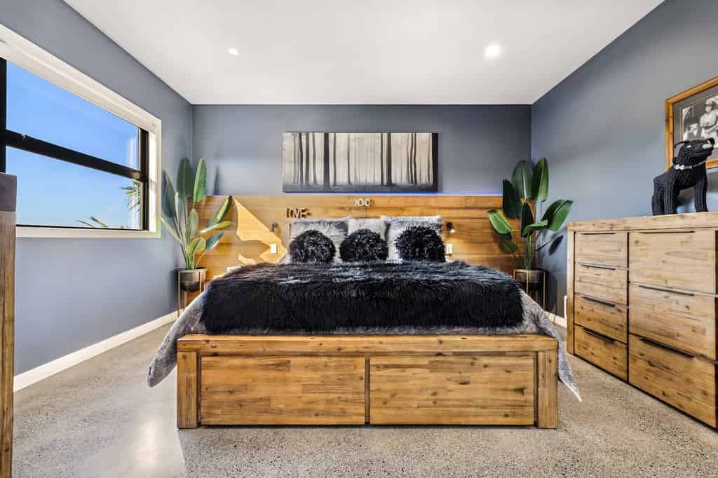 Principal bedroom suite